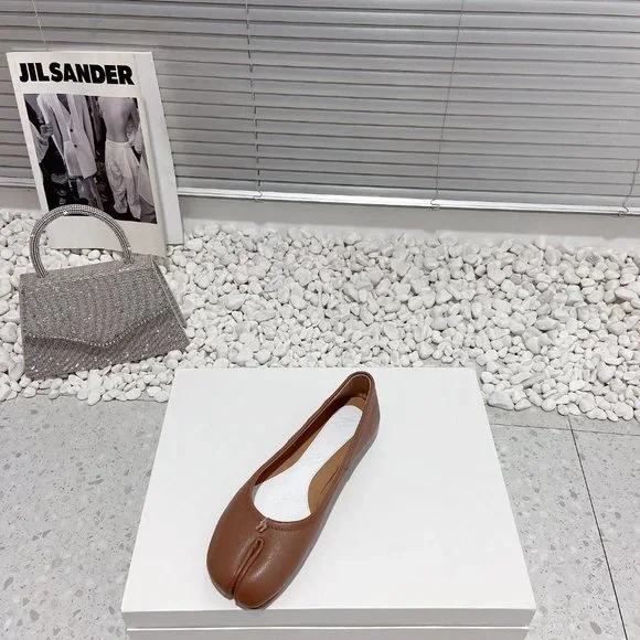 Maisom Margiela mm6 vintage split toe shoes